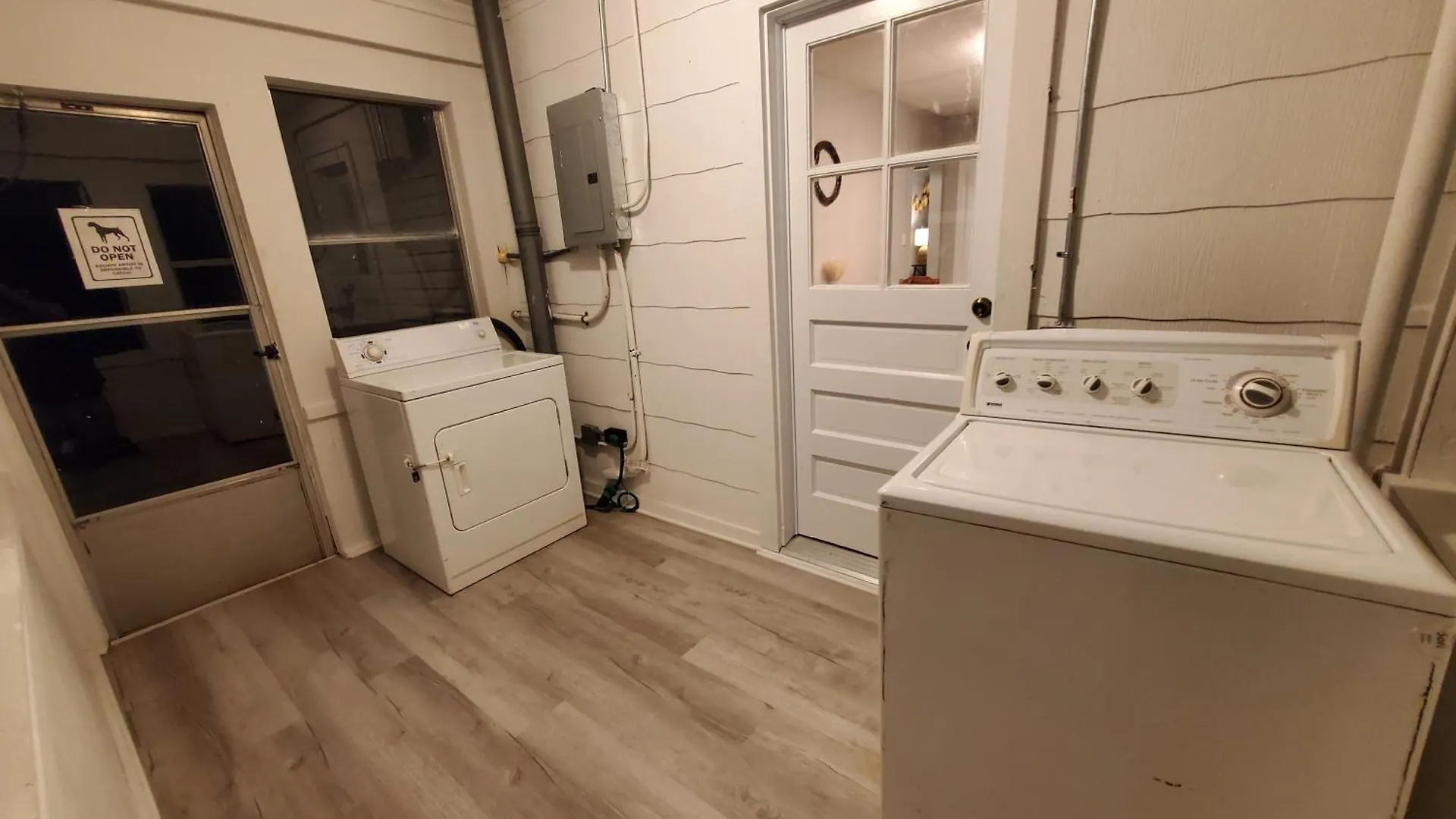 4Bd 2Ba Duplex At Central 路易斯威尔